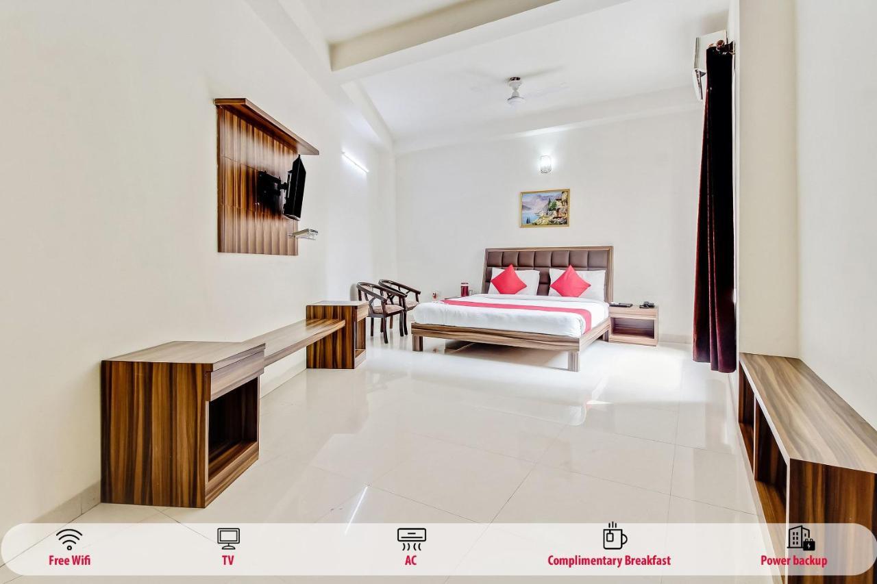 Oyo 10213 Hotel Panache Mathura Esterno foto