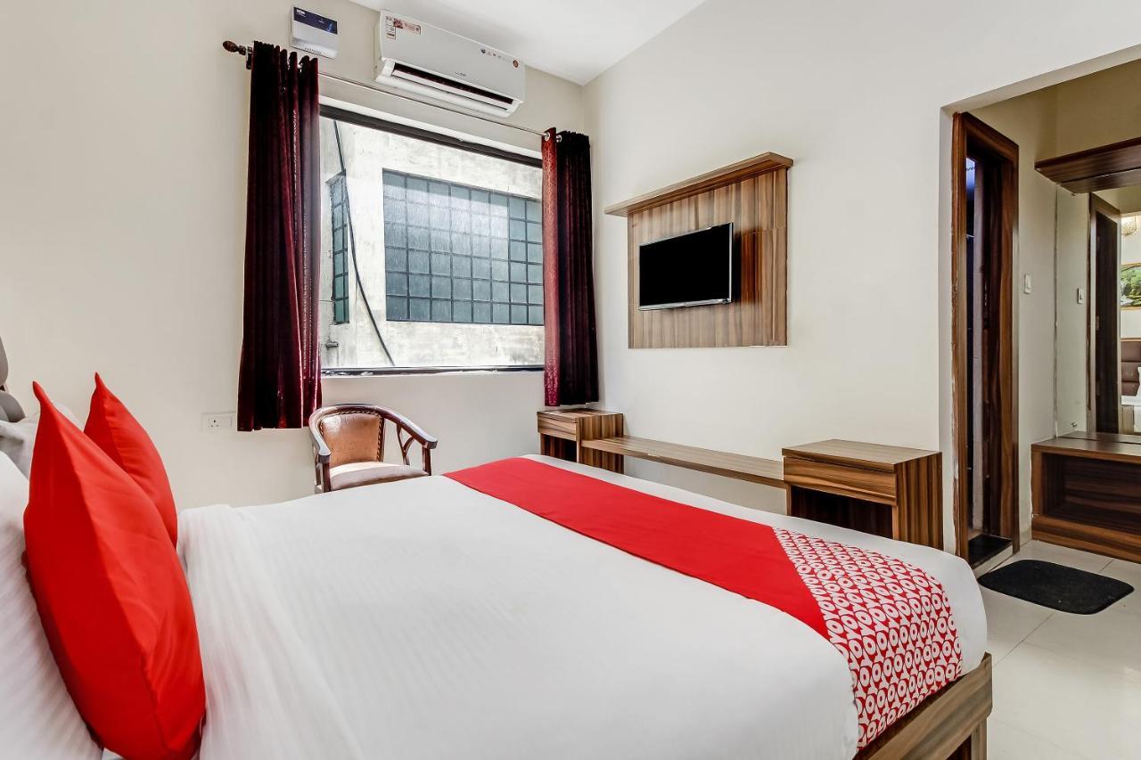 Oyo 10213 Hotel Panache Mathura Esterno foto