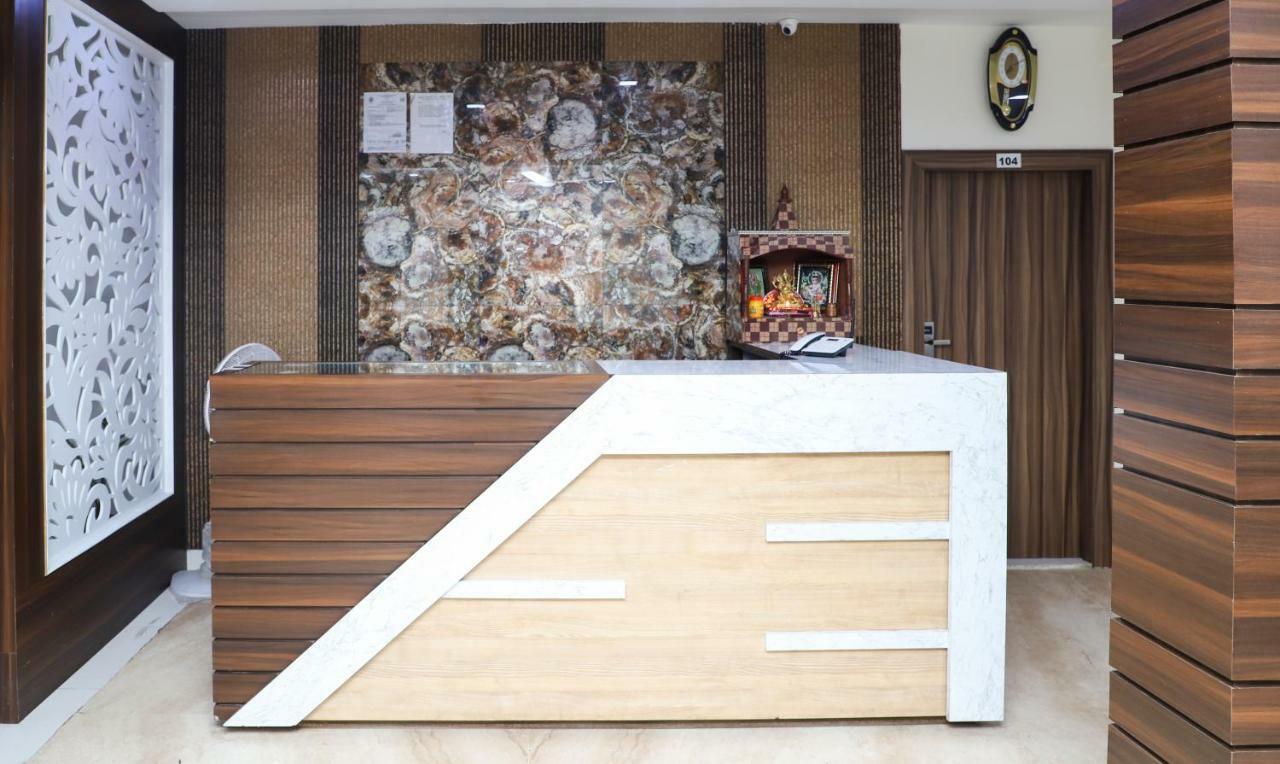 Oyo 10213 Hotel Panache Mathura Esterno foto