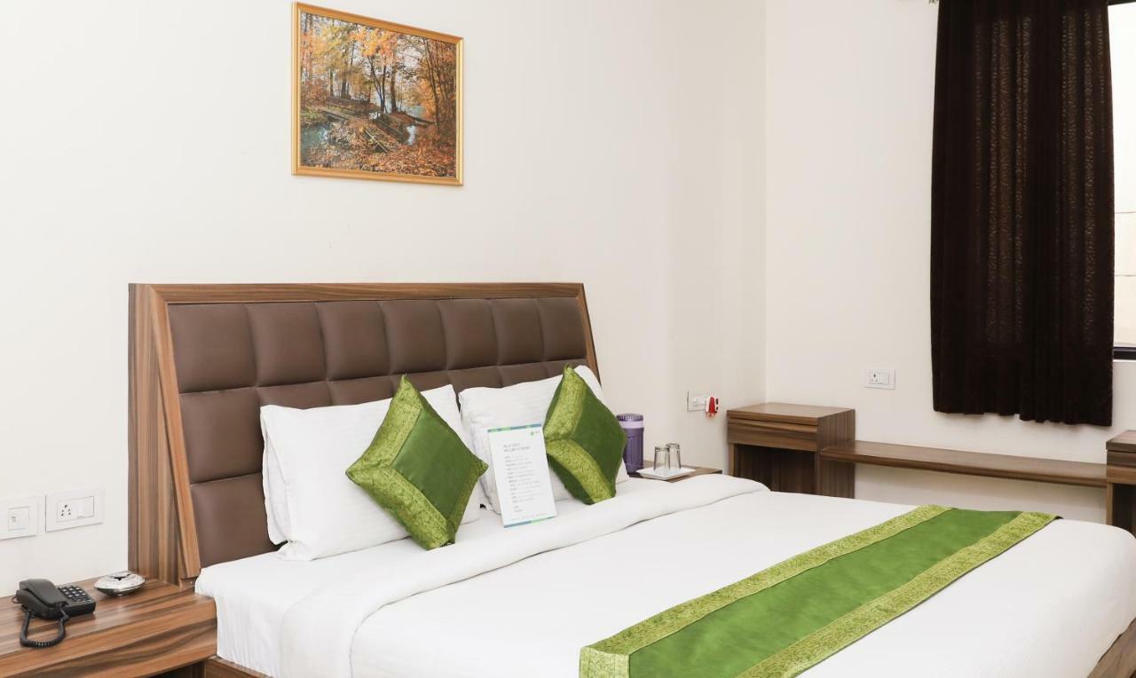 Oyo 10213 Hotel Panache Mathura Esterno foto