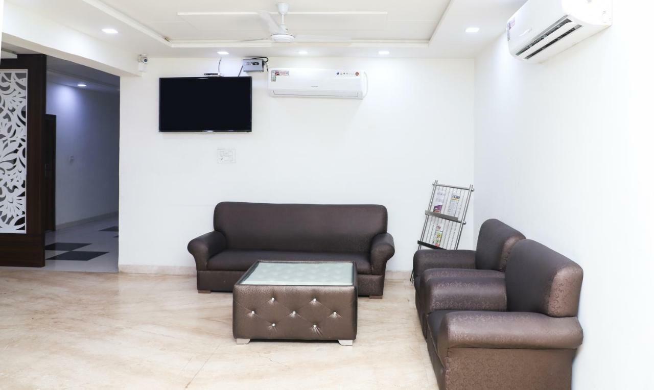 Oyo 10213 Hotel Panache Mathura Esterno foto