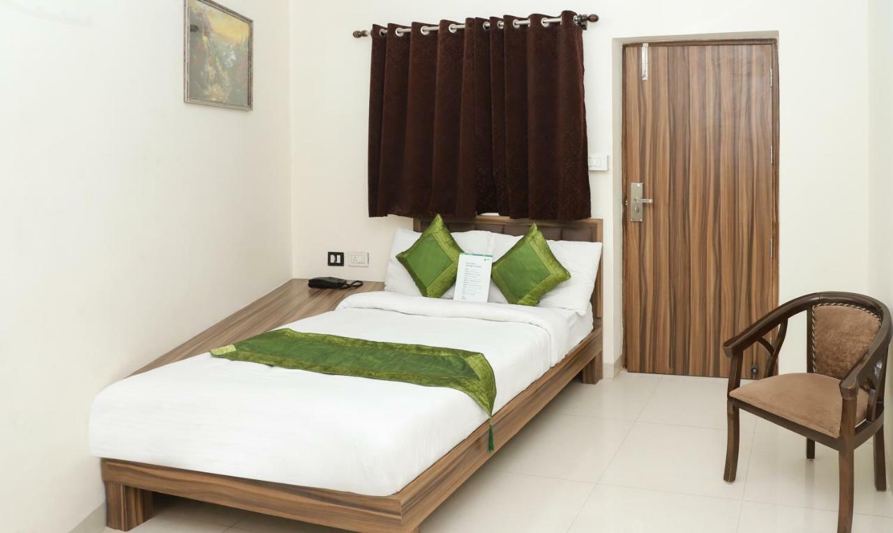 Oyo 10213 Hotel Panache Mathura Esterno foto